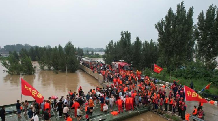 “逆行”重器中流擊水，創(chuàng)造救援速度奇跡<p>以精銳之“能”，護百姓之“安”，每一次極速救援，都是一場全力以赴，是承諾更是本色。<p>